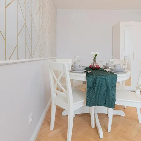 Forest View By Renters Apartment *